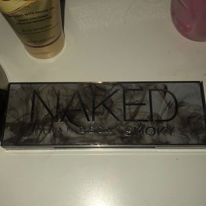 NEVER USED NAKED SMOKEY PALLET